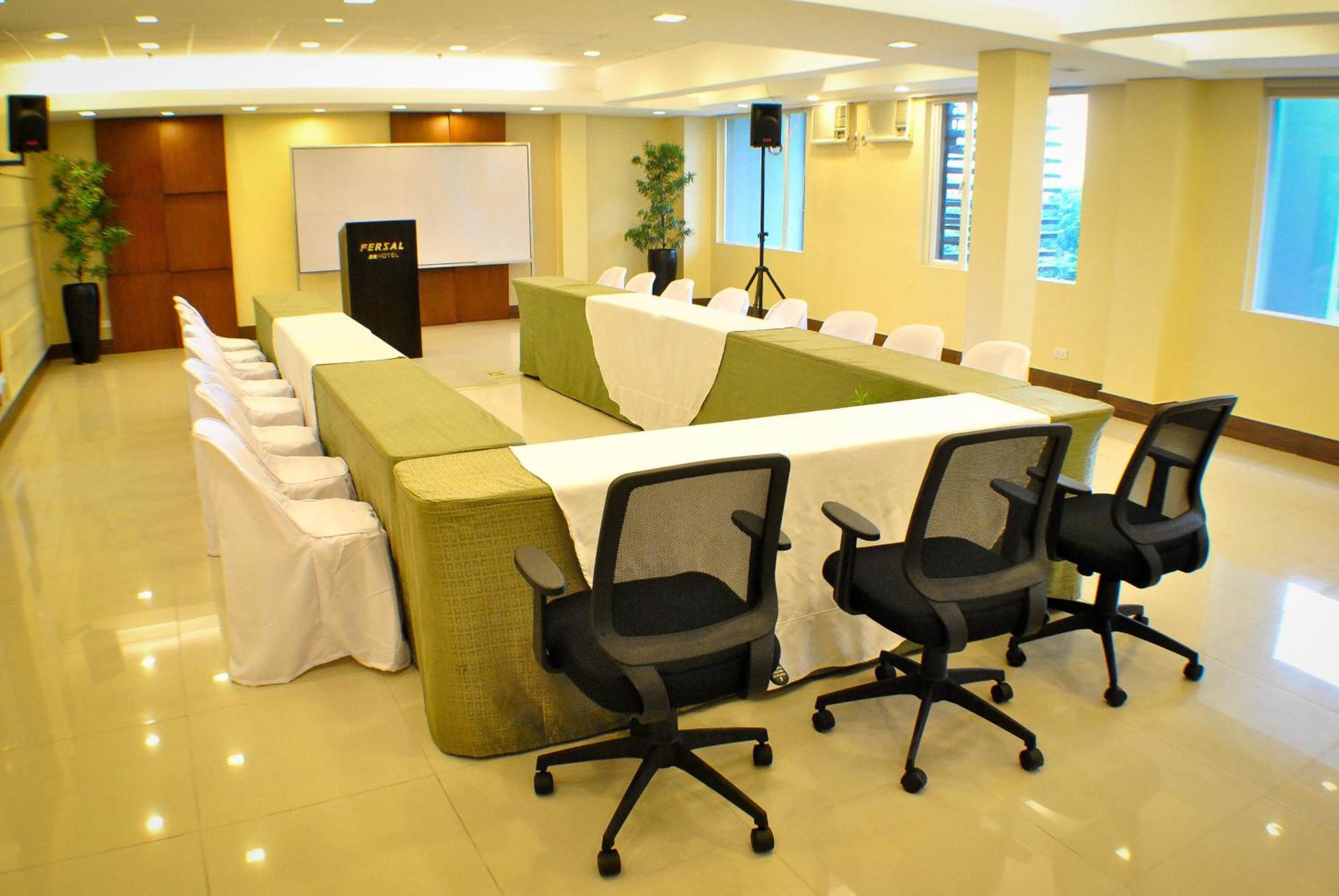 Hotel Fersal Kalayaan, Quezon 3*